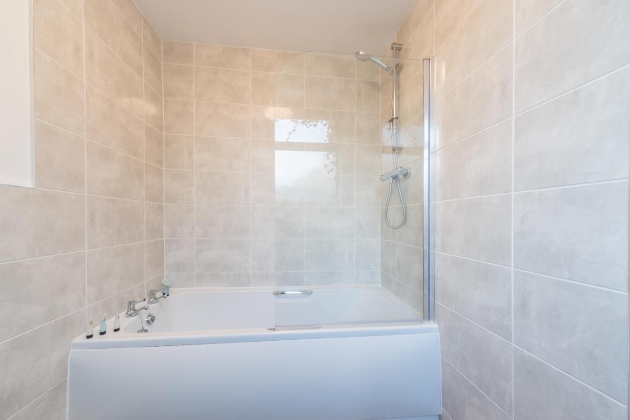 3 Bedroom Saks - 2 Living Area House In Newland Ave Hull Kingston upon Hull Exterior photo